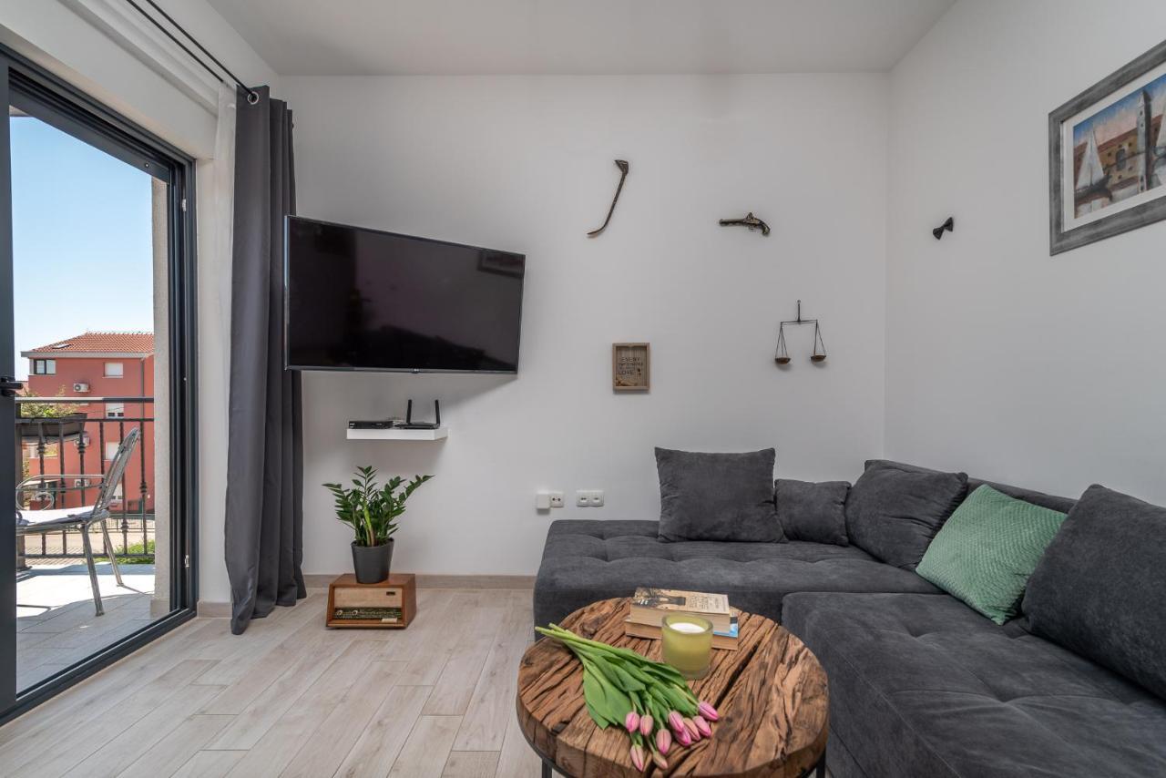 Appartement Apartman Spiro à Trogir Extérieur photo